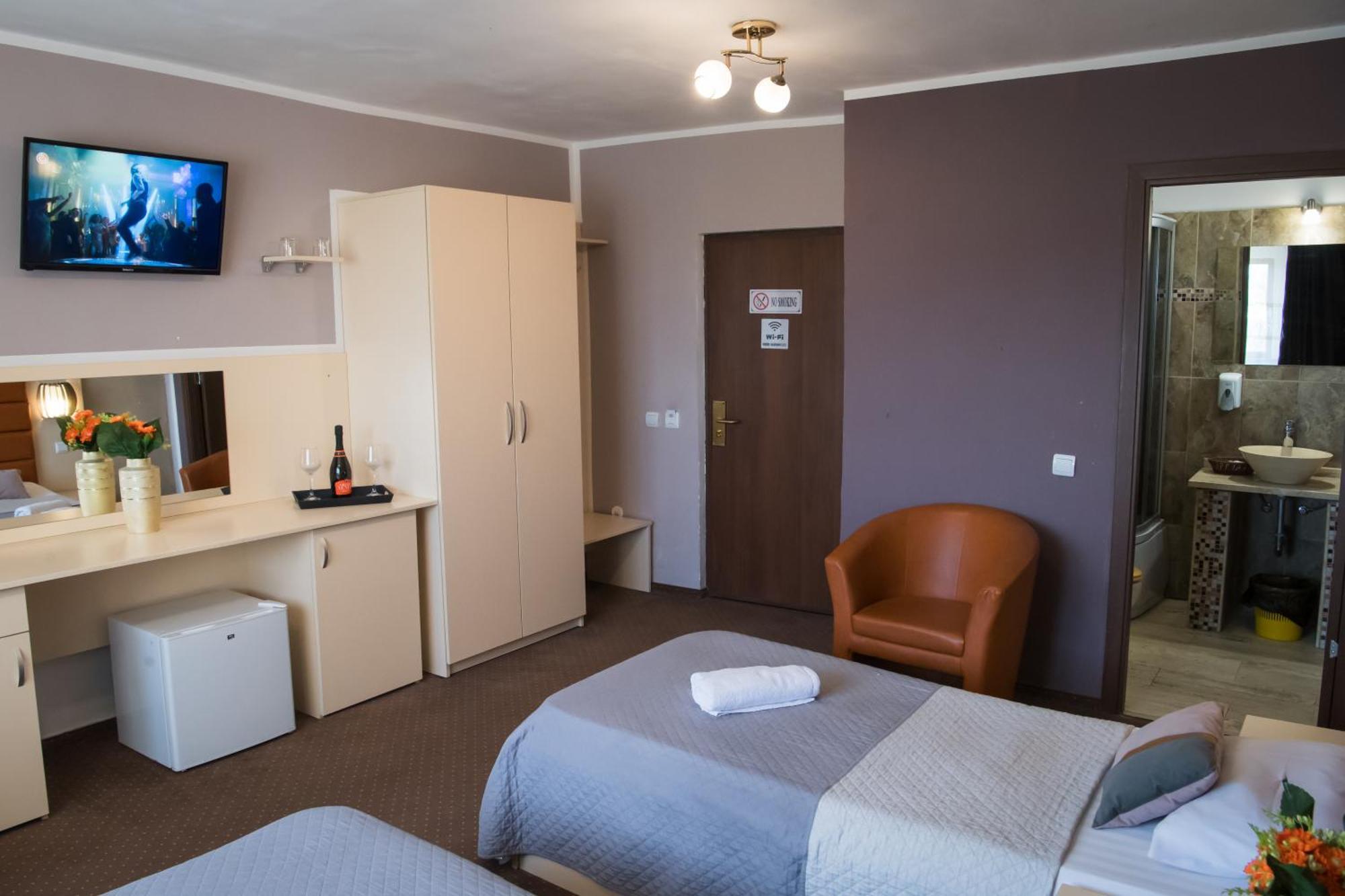 קריובה Mbi Travel Inn מראה חיצוני תמונה