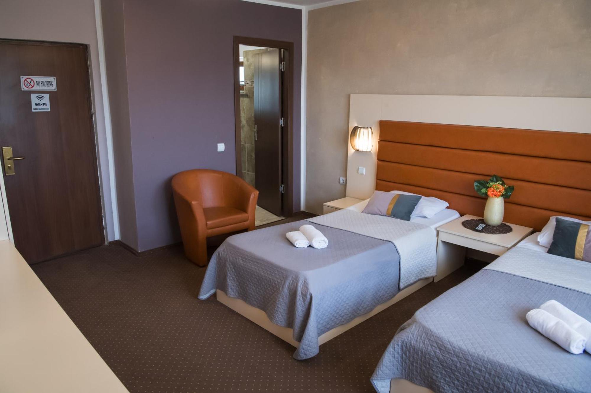 קריובה Mbi Travel Inn מראה חיצוני תמונה