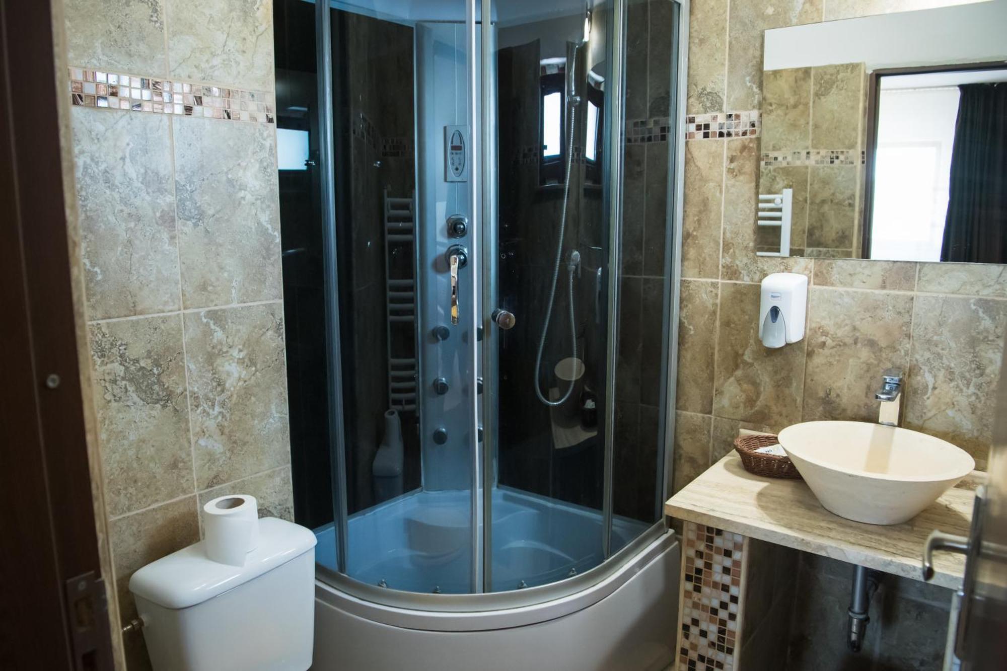 קריובה Mbi Travel Inn מראה חיצוני תמונה