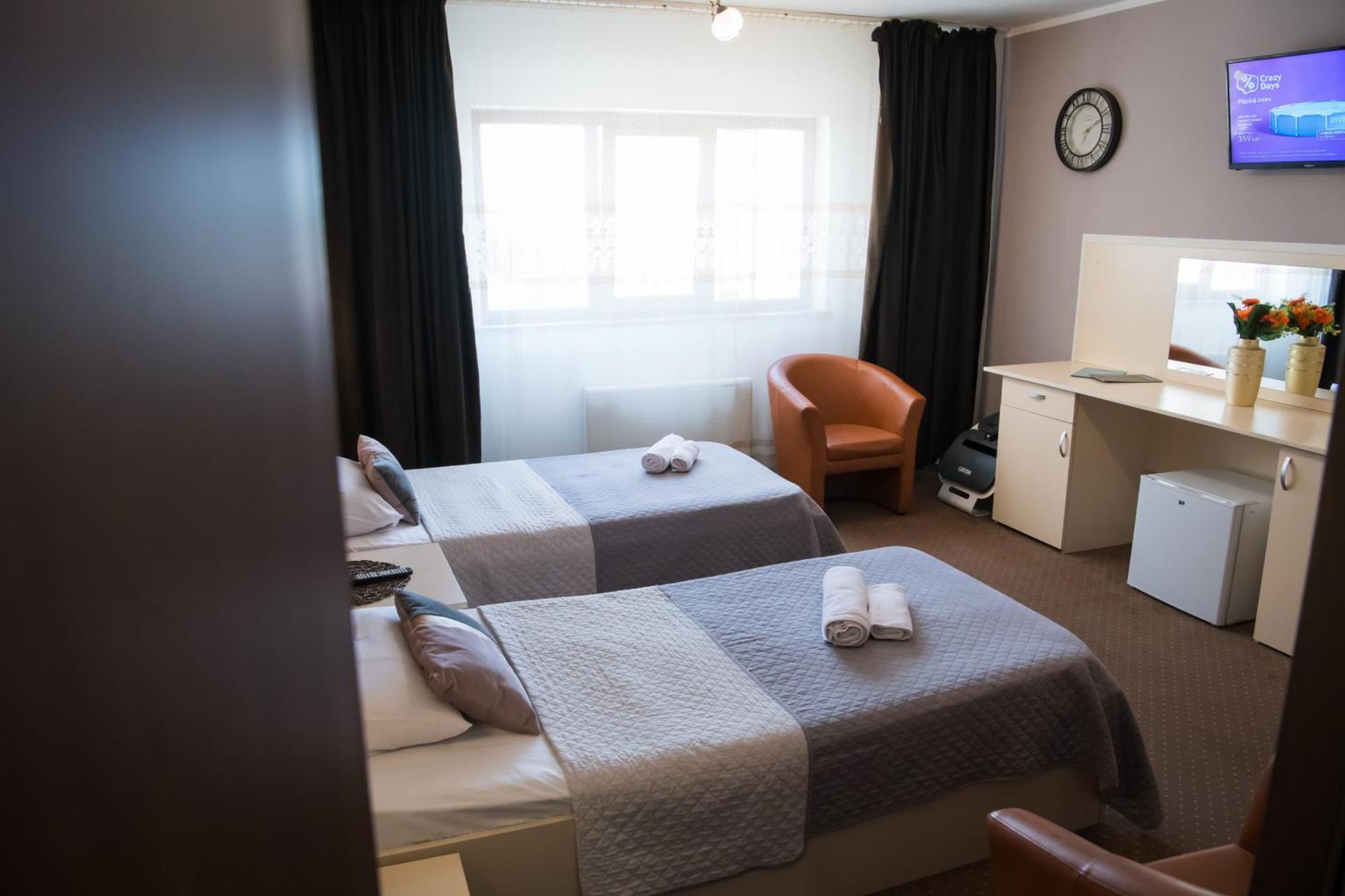 קריובה Mbi Travel Inn מראה חיצוני תמונה