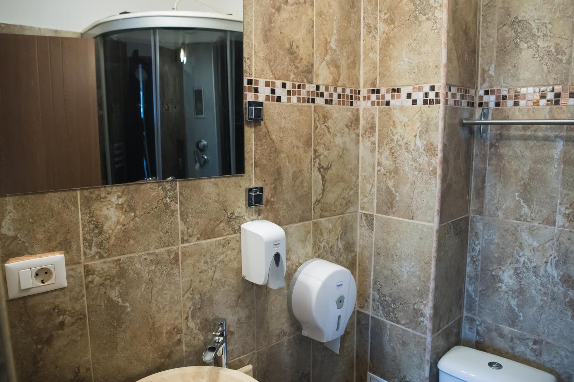 קריובה Mbi Travel Inn מראה חיצוני תמונה