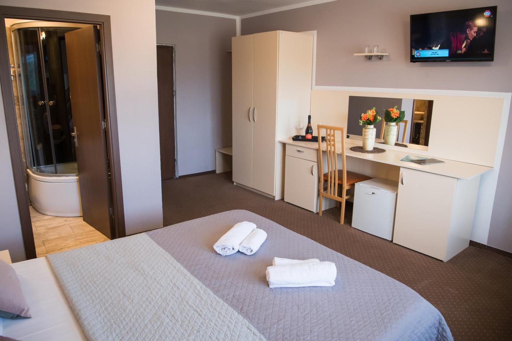 קריובה Mbi Travel Inn מראה חיצוני תמונה