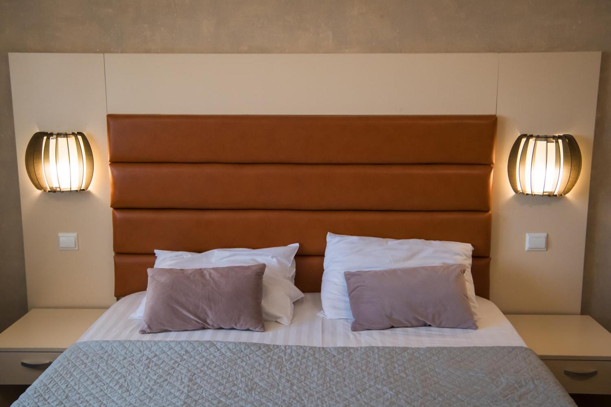 קריובה Mbi Travel Inn מראה חיצוני תמונה