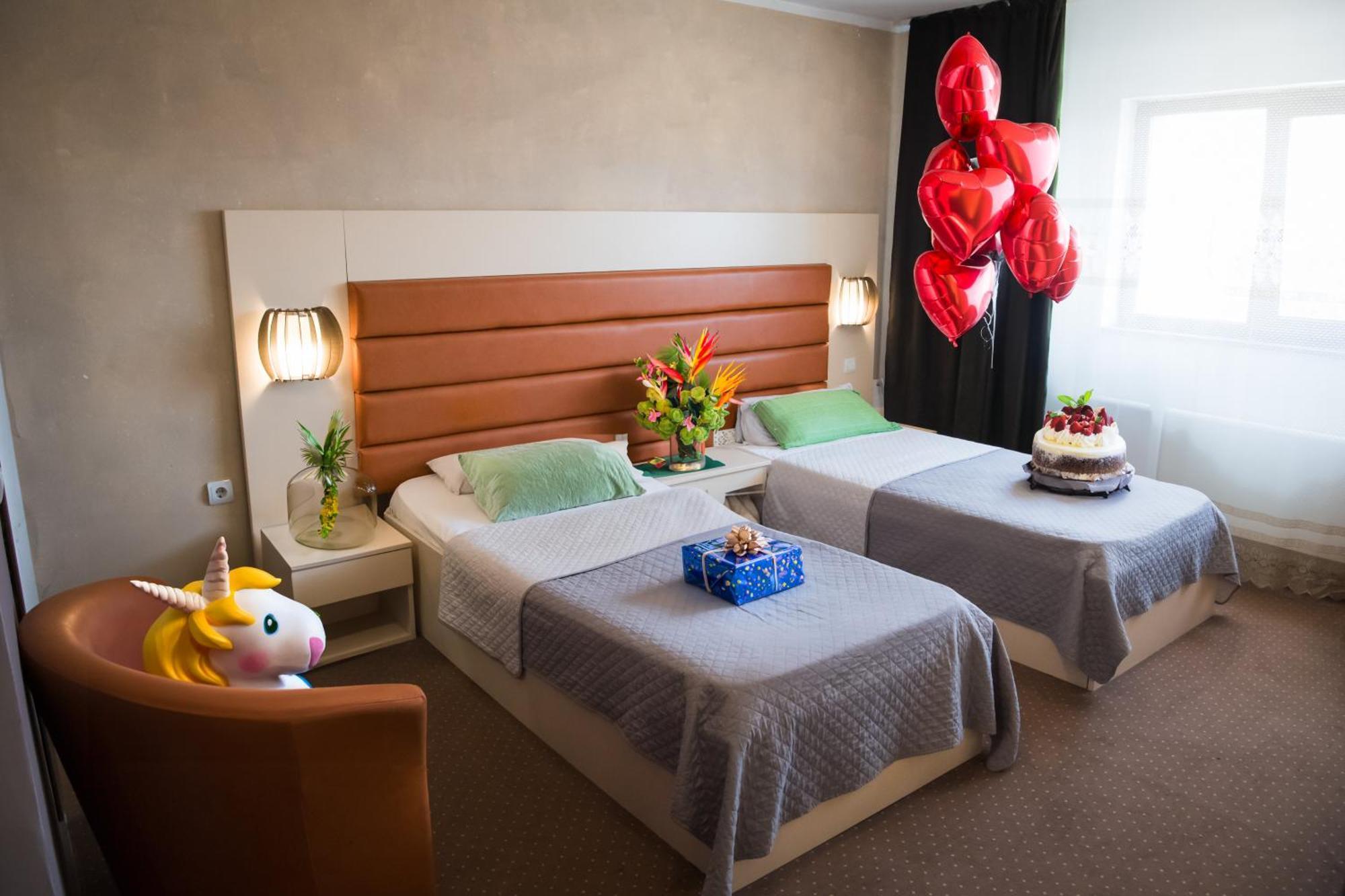 קריובה Mbi Travel Inn מראה חיצוני תמונה