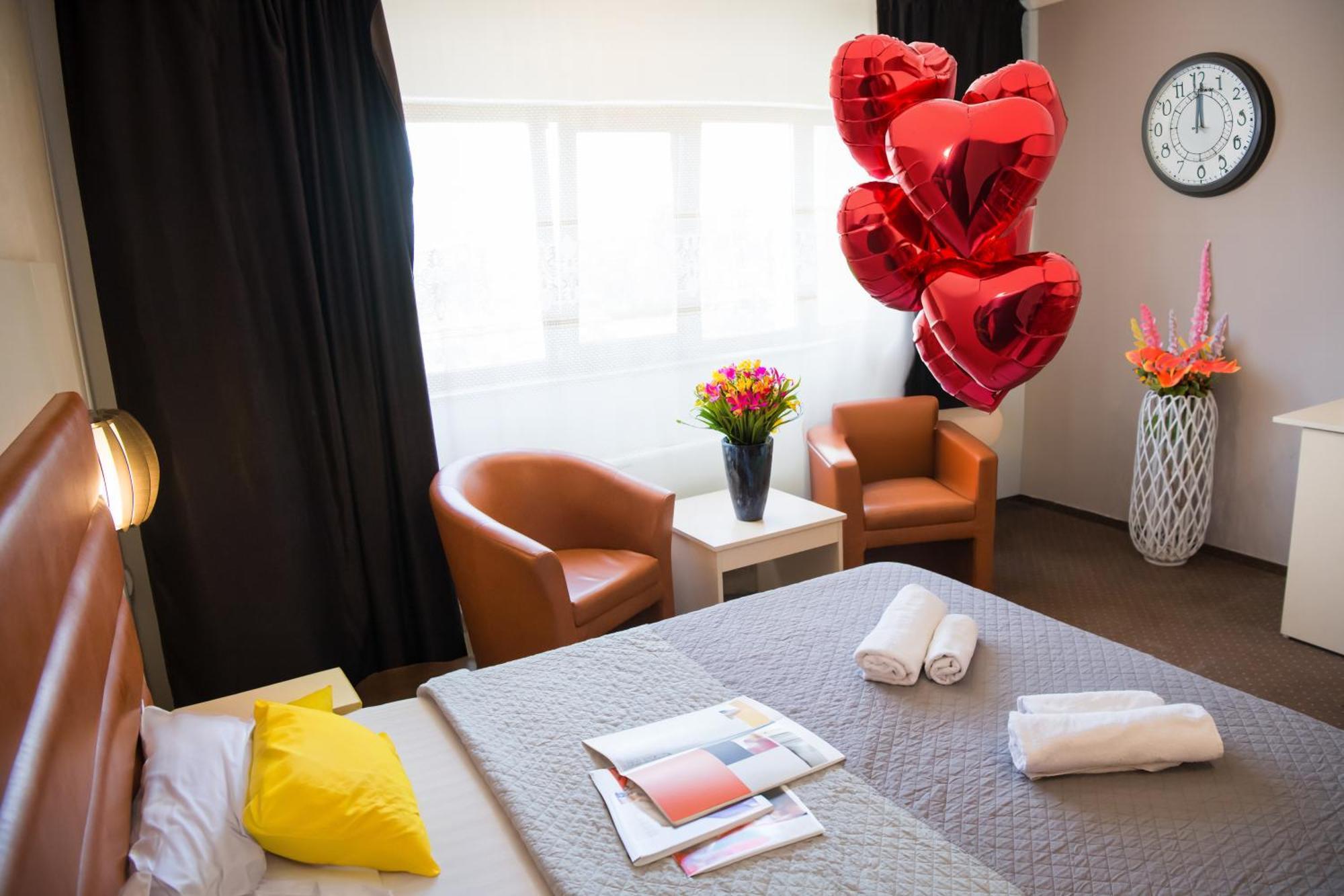 קריובה Mbi Travel Inn מראה חיצוני תמונה