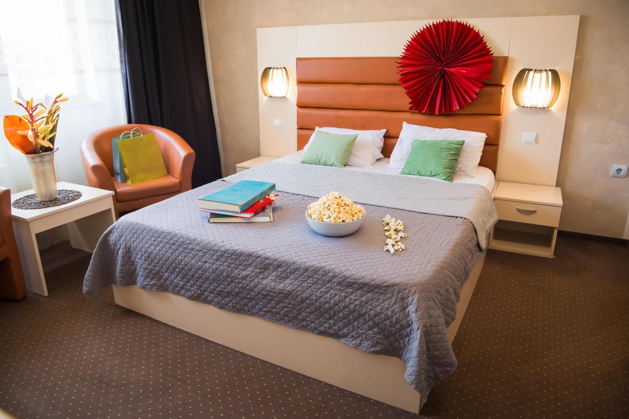 קריובה Mbi Travel Inn מראה חיצוני תמונה