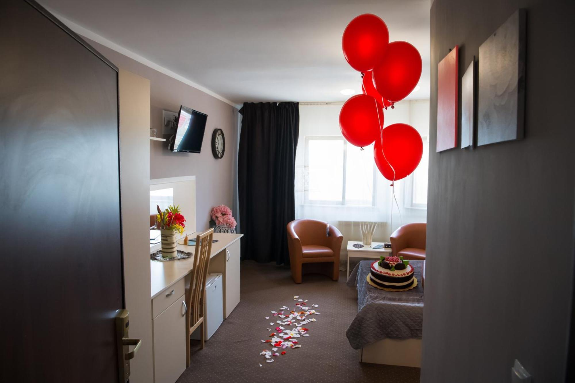 קריובה Mbi Travel Inn מראה חיצוני תמונה